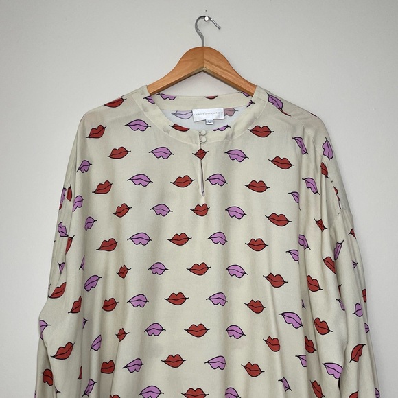 Anthropologie Bisous Lips Print Blouse - Picture 2 of 7